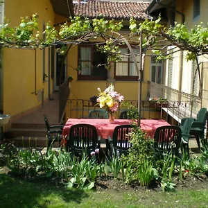 https://casa-mario-lupo.it-lombardy.com